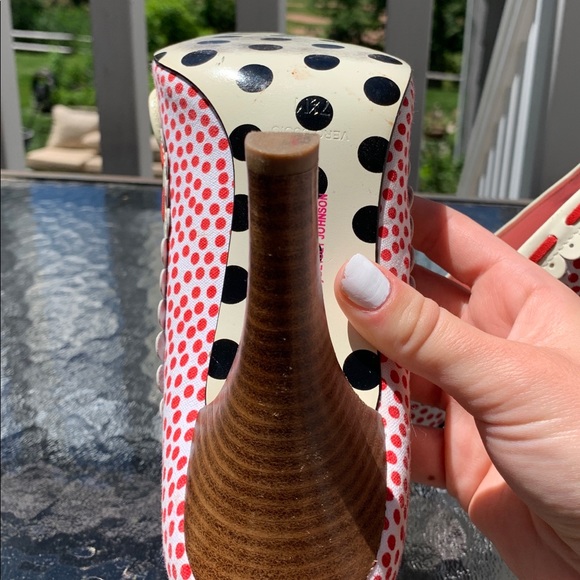 Betsey Johnson red and white polka dot pumps w bow - Picture 4 of 4